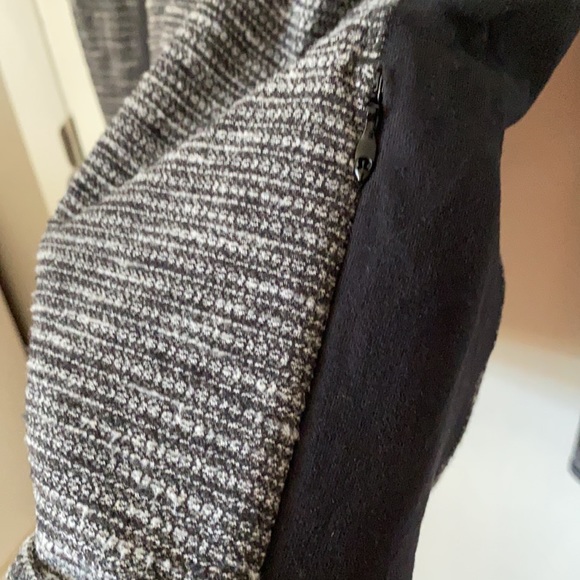 Lululemon Long Sleeve Top - Picture 4 of 6